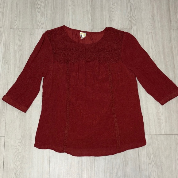 fig and flower Tops - FIG & FLOWER brownish/red 3/4 sleeve w/lace detail blouse-size 2x